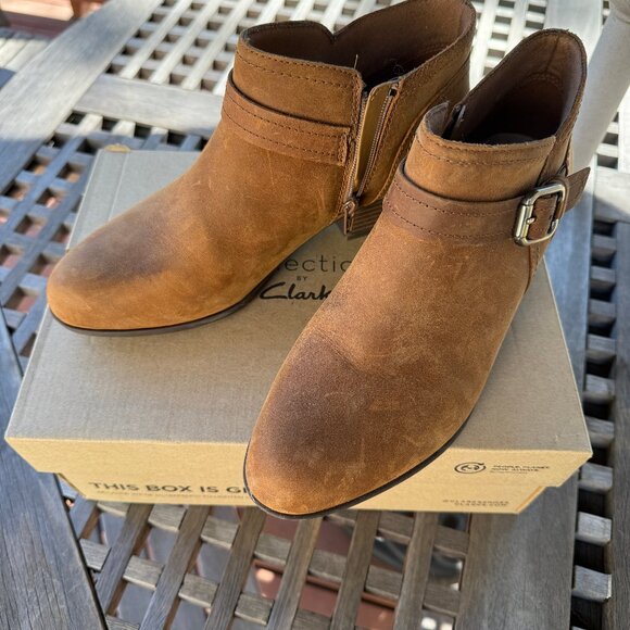 CLARKS Nubuck Ankle Booties - Picture 3 of 9